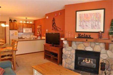 Fireside Lodge Sun Peaks Room photo
