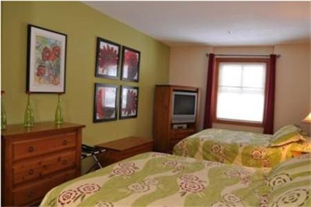 Fireside Lodge Sun Peaks Room photo