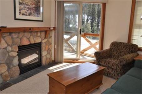 Fireside Lodge Sun Peaks Room photo
