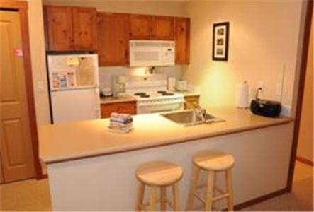 Fireside Lodge Sun Peaks Room photo