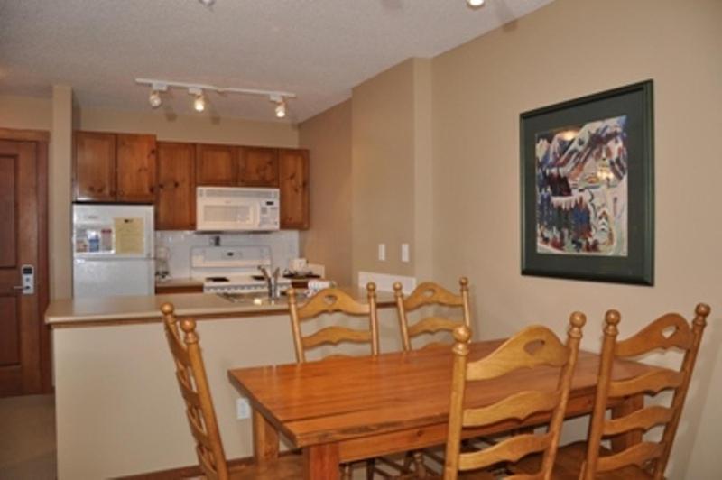 Fireside Lodge Sun Peaks Room photo